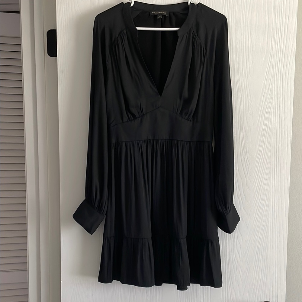 Banana Republic Black V-Neck Bishop Sleeve Cocktail Dress